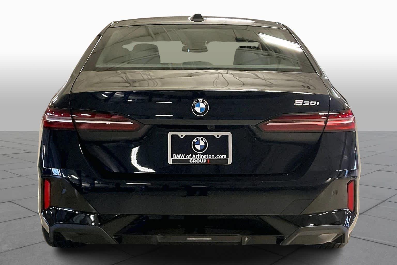 New 2026 Carbon Black Metallic BMW 530i image 4
