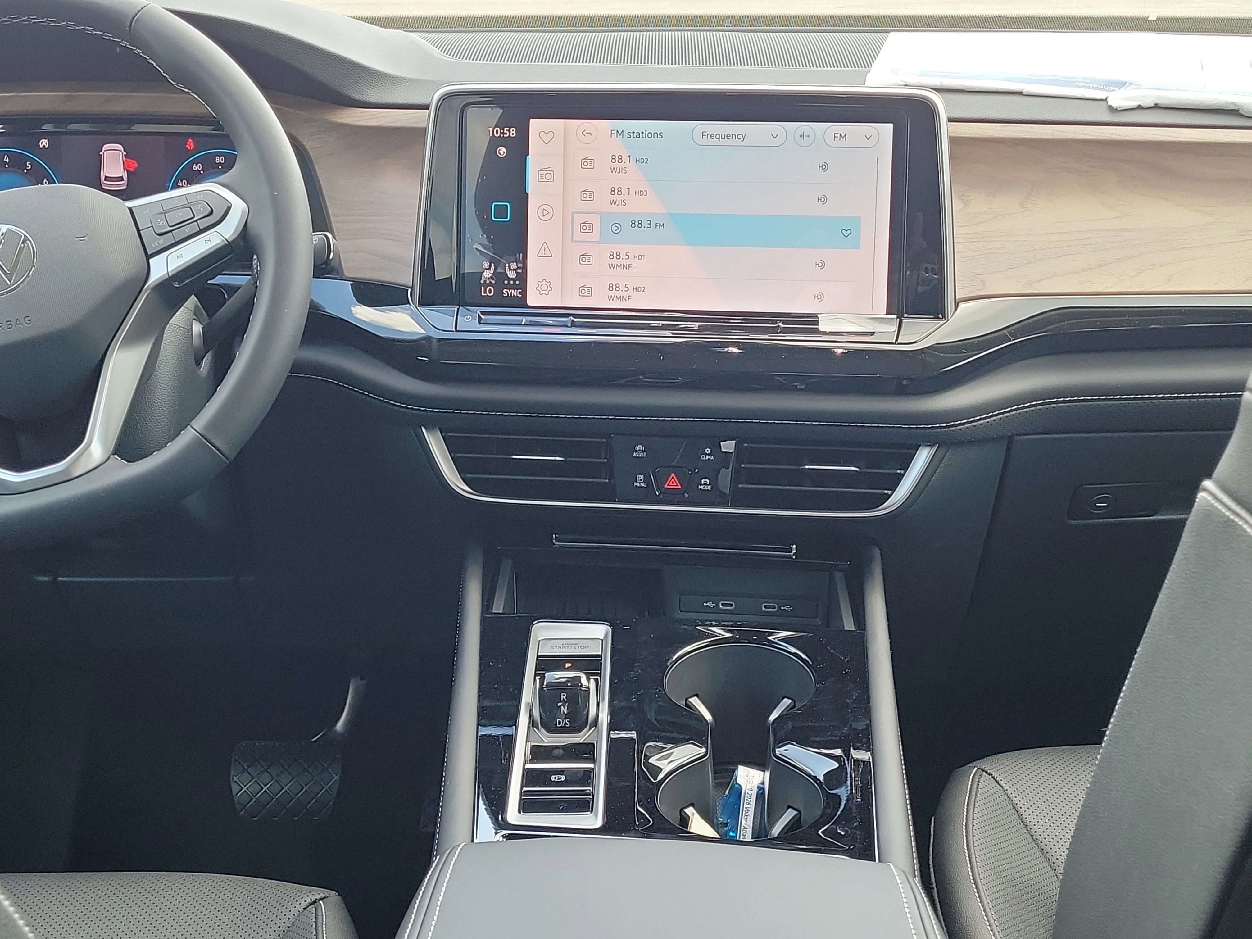 New 2026 White Volkswagen SE w/Technology image 5