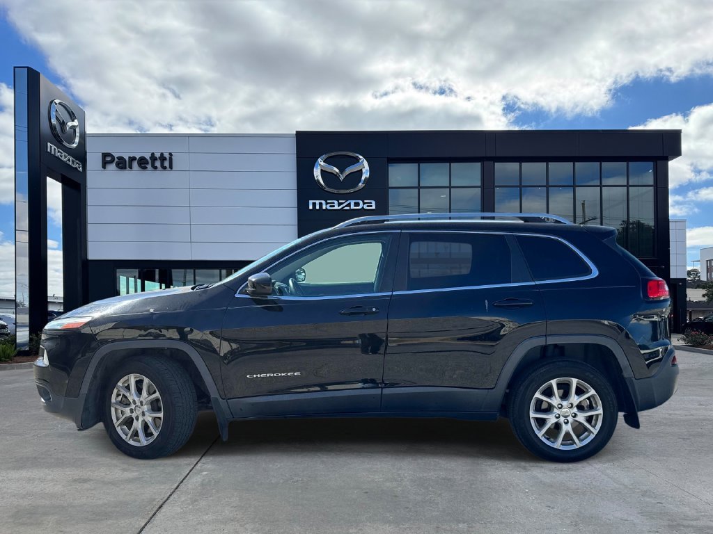 Used 2018 Jeep Cherokee Latitude Plus with VIN 1C4PJLLB8JD590890 for sale in Metairie, LA