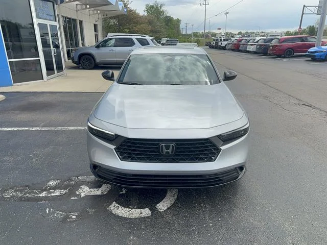 New 2026 Solar Silver Metallic Honda Sport-L image 2