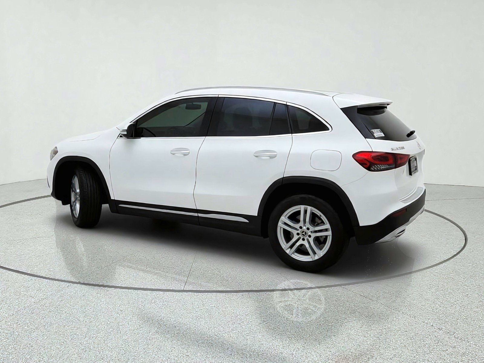 Used 2021 Polar White Mercedes-Benz GLA 250 image 12
