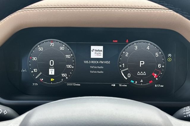 New 2026 Santorini Black Land Rover X-Dynamic SE image 23
