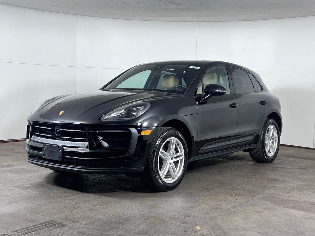 2025 Porsche Macan's photo