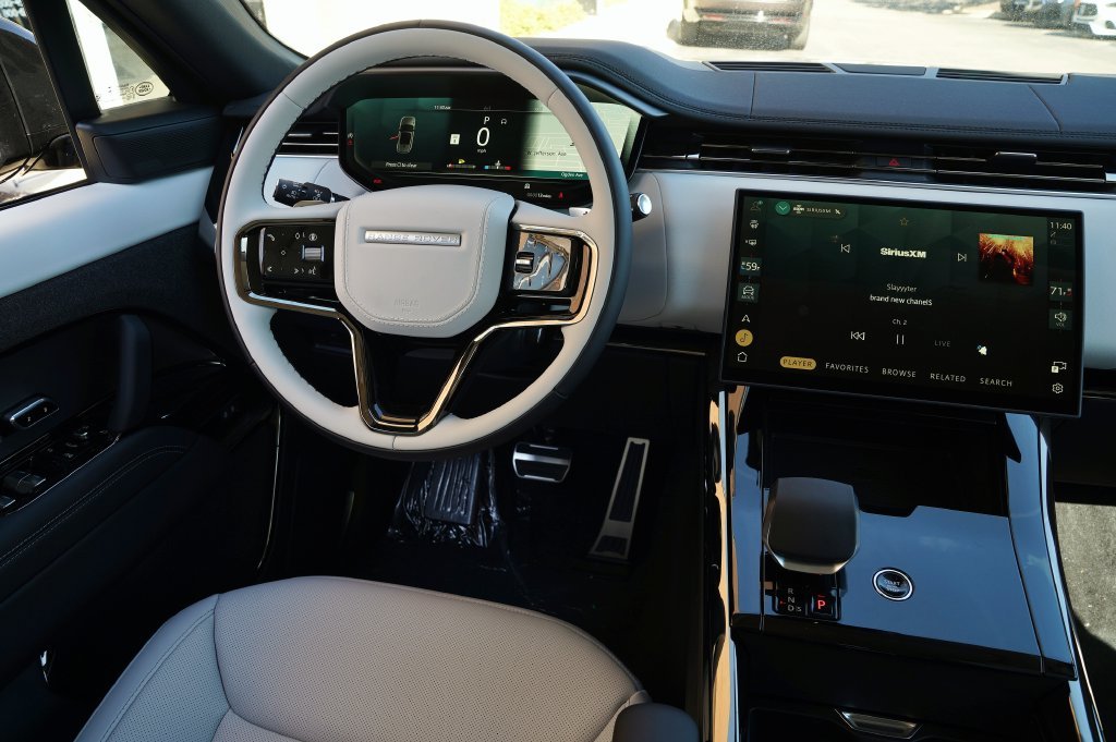 New 2027 British Racing Green Land Rover Dynamic SE image 14