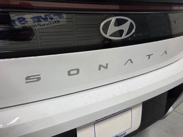 New 2026 White Hyundai SEL Sport image 10