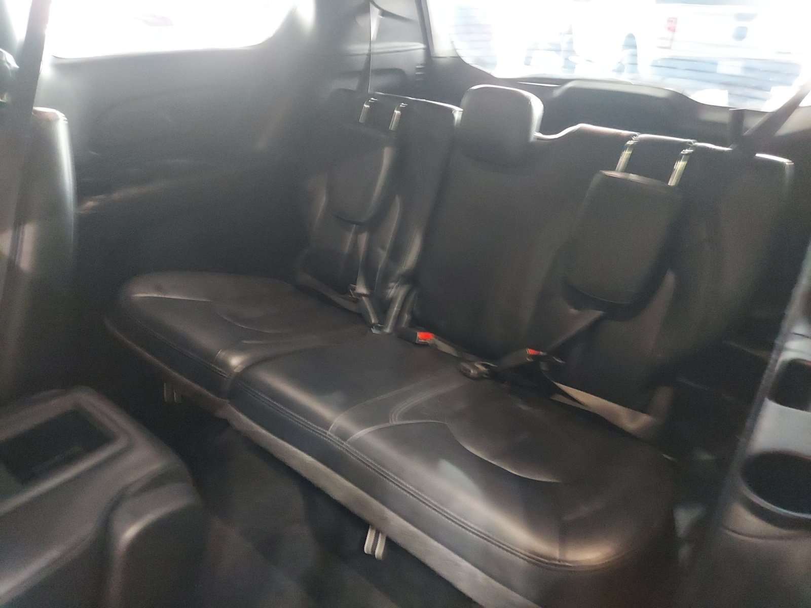 Used 2020 Luxury White Pearlcoat Chrysler Touring image 25