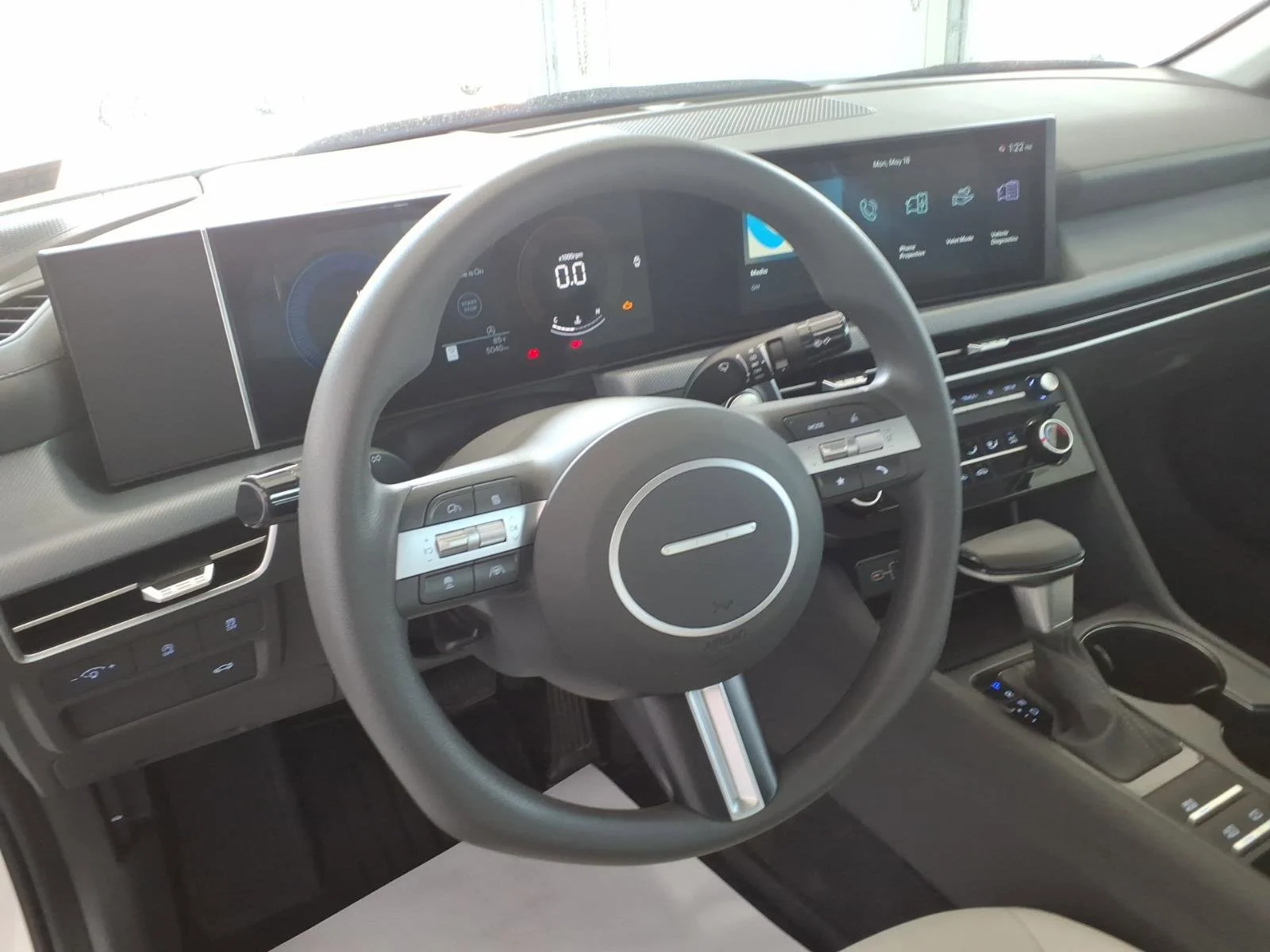 Used 2025 Serenity White Hyundai SE image 11