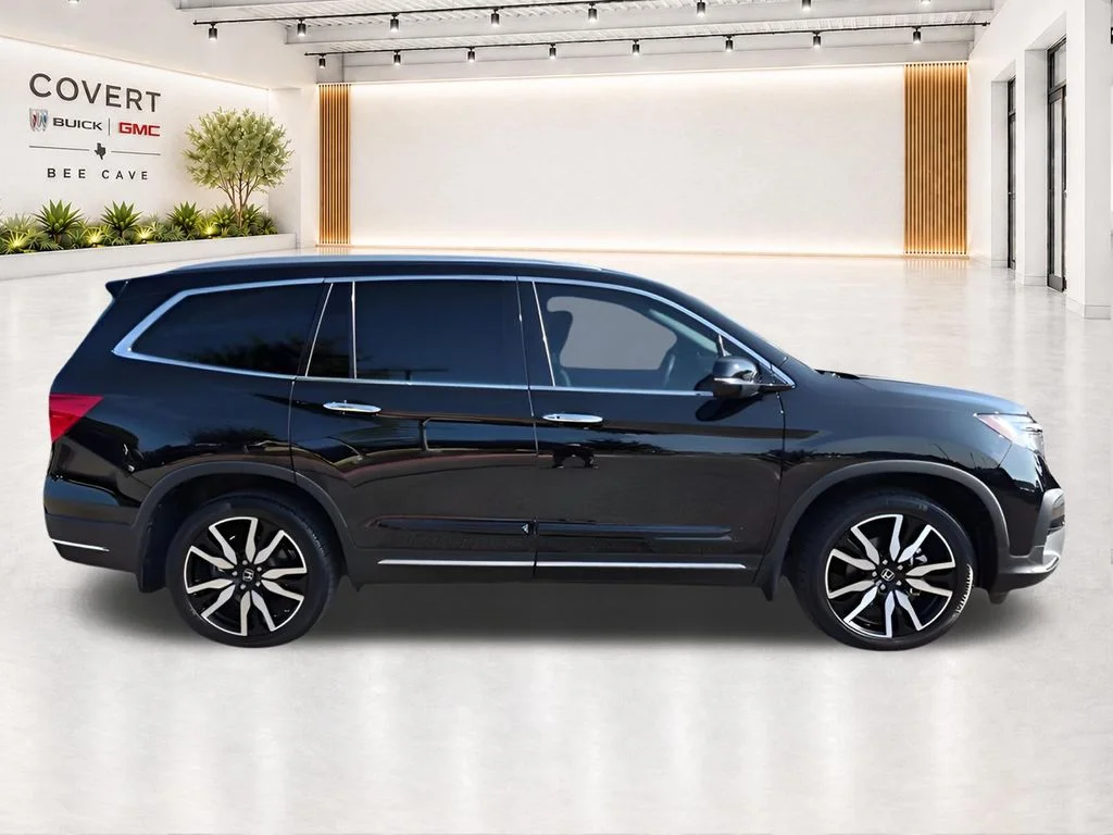 Used 2022 Black Honda Touring image 16