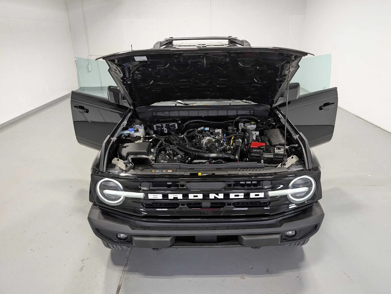 Used 2025 Shadow Black Ford Outer Banks image 13