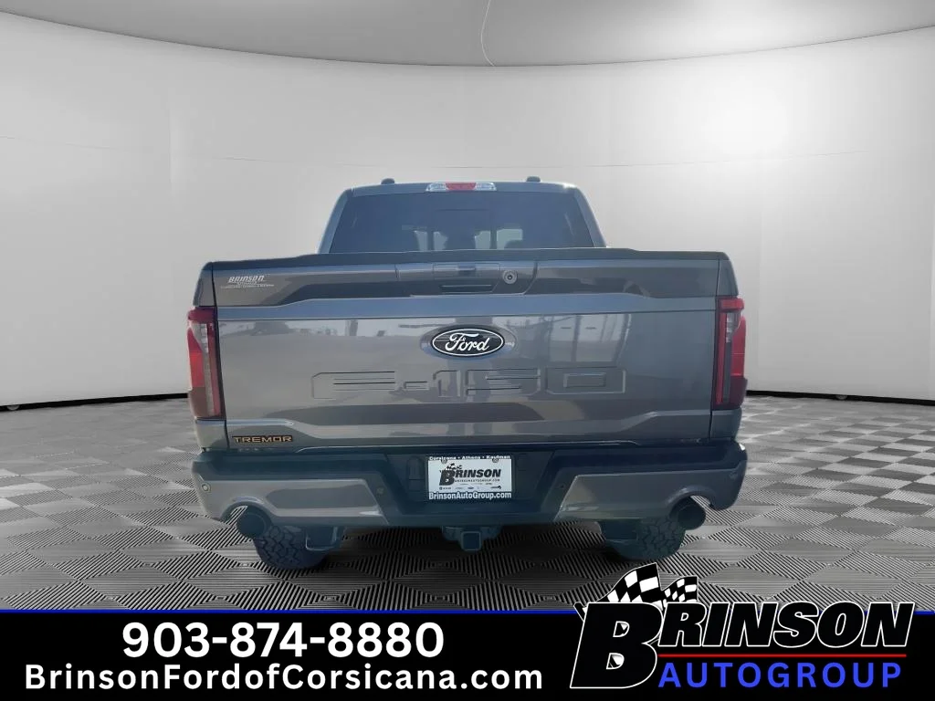 New 2026 Carbonized Gray Metallic Ford Tremor image 4