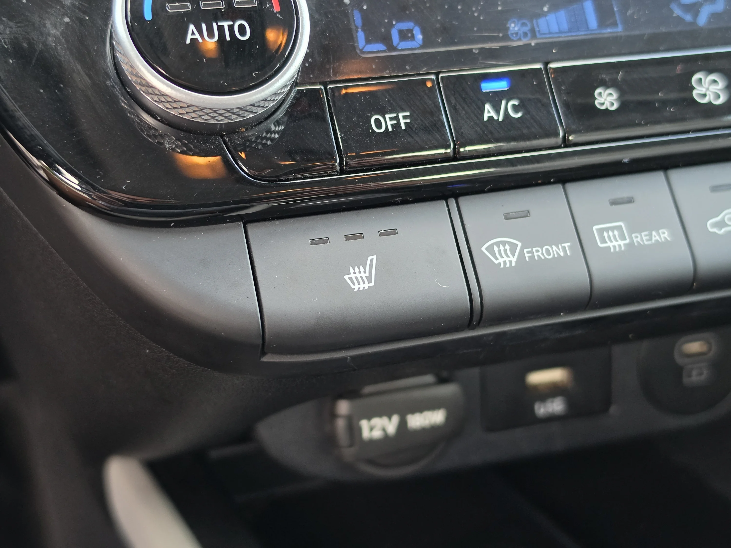 Used 2025 Fluid Metal Hyundai Limited image 28