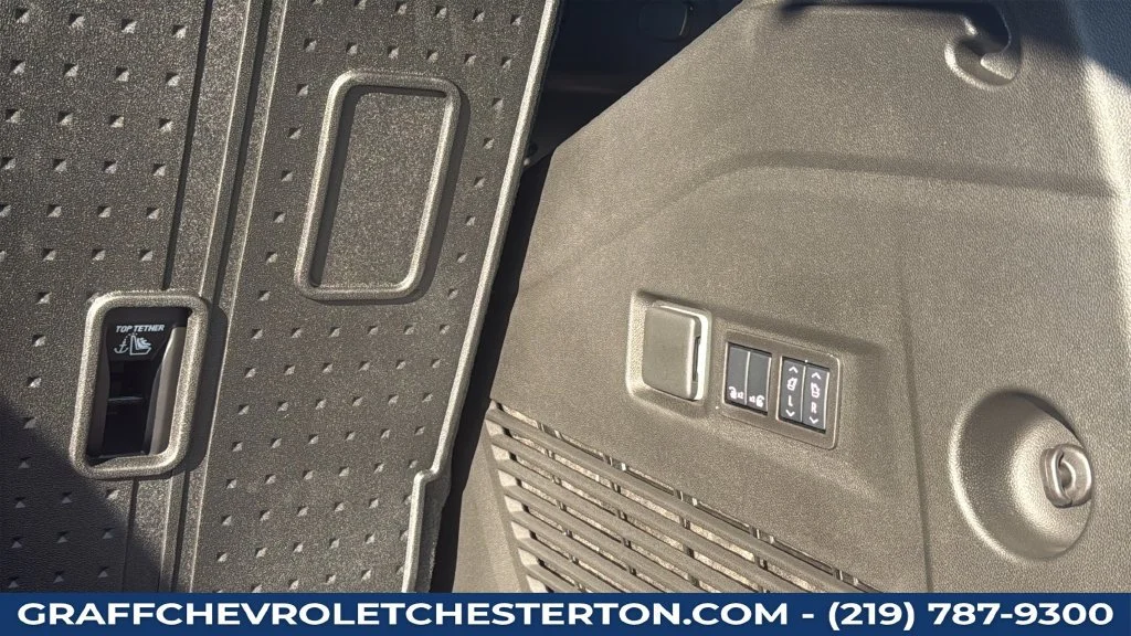 2027 Chevrolet Tahoe Z71 - Photo 33