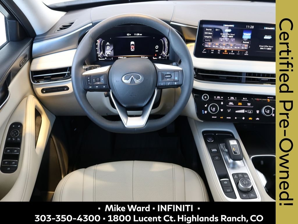 Used 2023 White INFINITI LUXE image 8