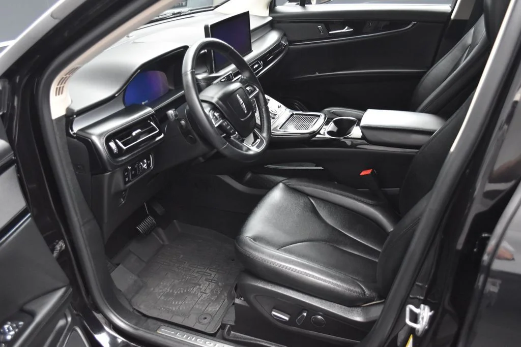 Used 2023 Black Lincoln Standard image 10