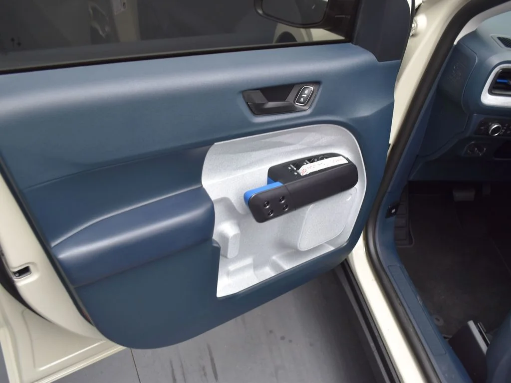 New 2025 Beige Ford XLT image 9