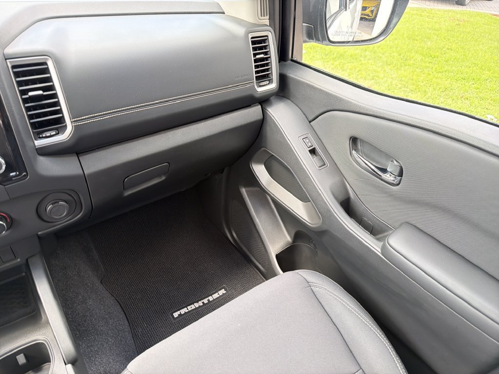 2024 Nissan Frontier SV - Photo 17