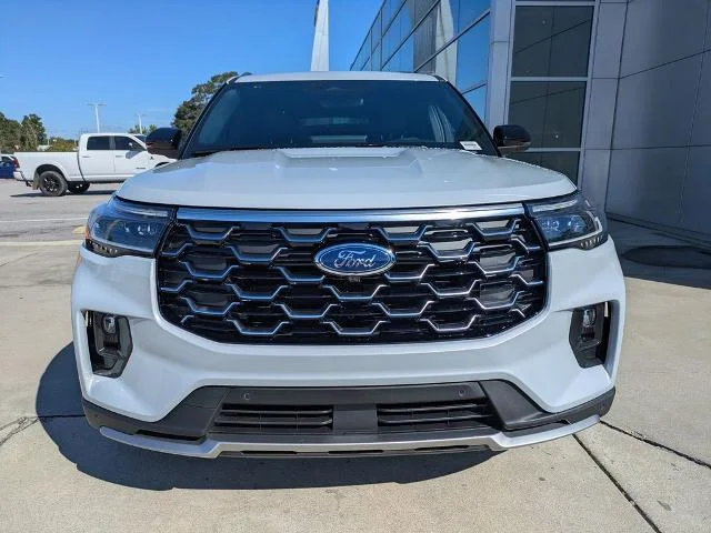 New 2026 Space White Metallic Ford Platinum image 45