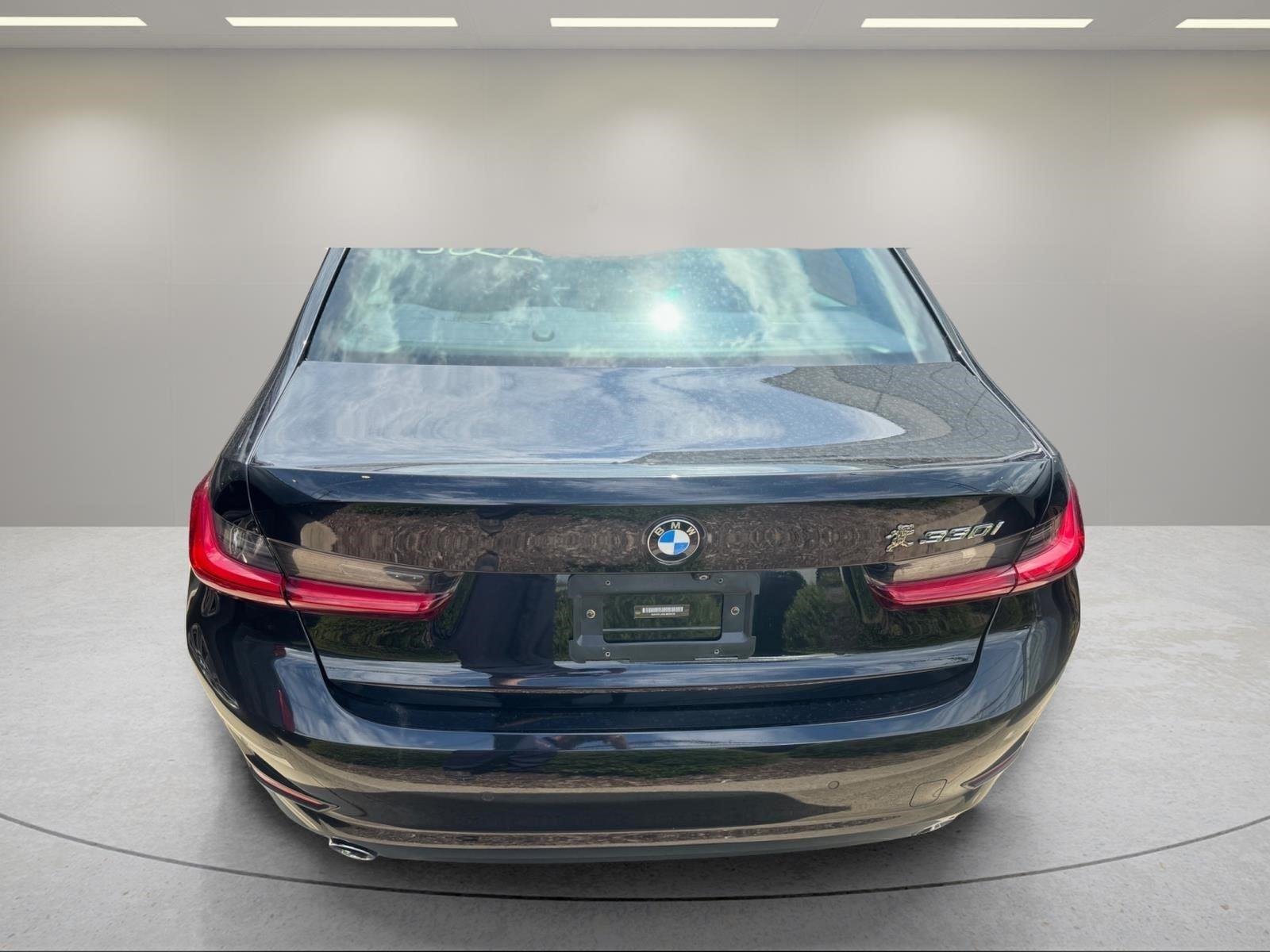 Used 2020 Black Sapphire Metallic BMW 330i image 9
