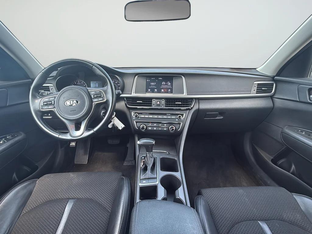 Used 2018 Black Kia S image 15