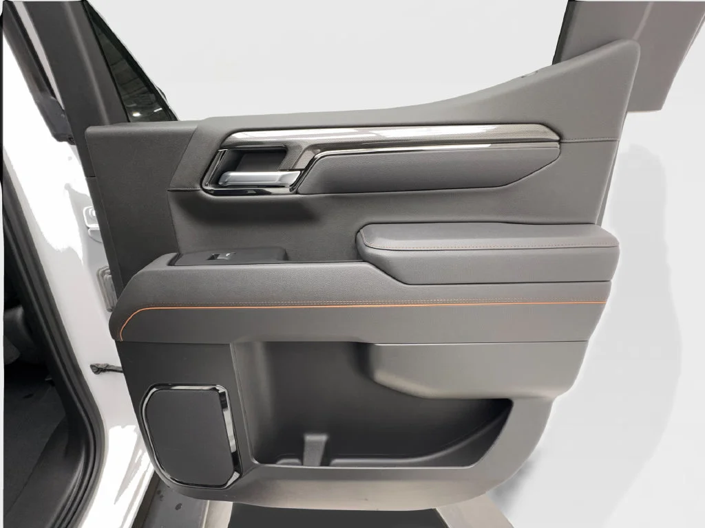 Used 2025 White GMC AT4 image 35