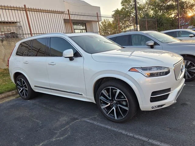Used 2019 White Volvo T6 Inscription image 6