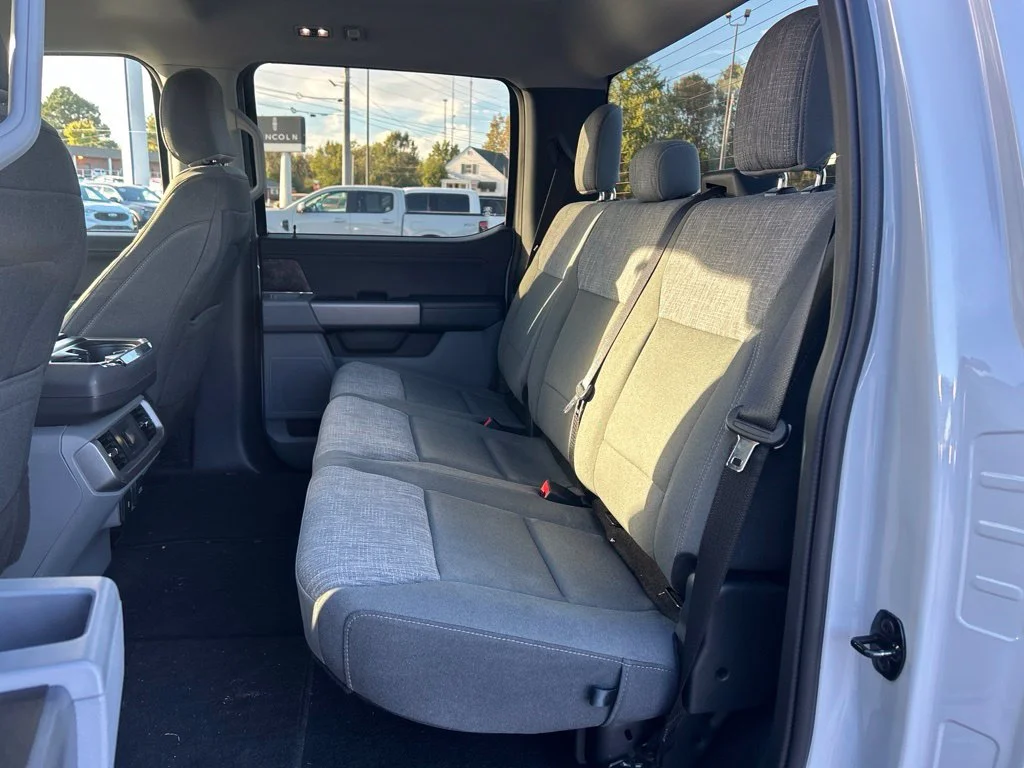 Used 2023 Avalanche Ford XLT image 11
