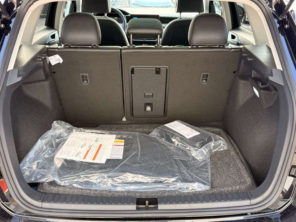 New 2026 Deep Black Pearl Volkswagen 1.5T SE image 7