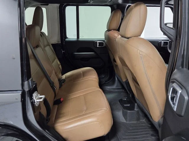 Used 2020 Black Jeep Unlimited Sahara image 13