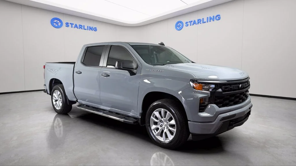 Used 2025 Slate Gray Metallic Chevrolet Custom image 15