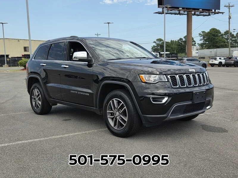 Used 2017 Diamond Black JEEP LIMITED 4X4 image 7