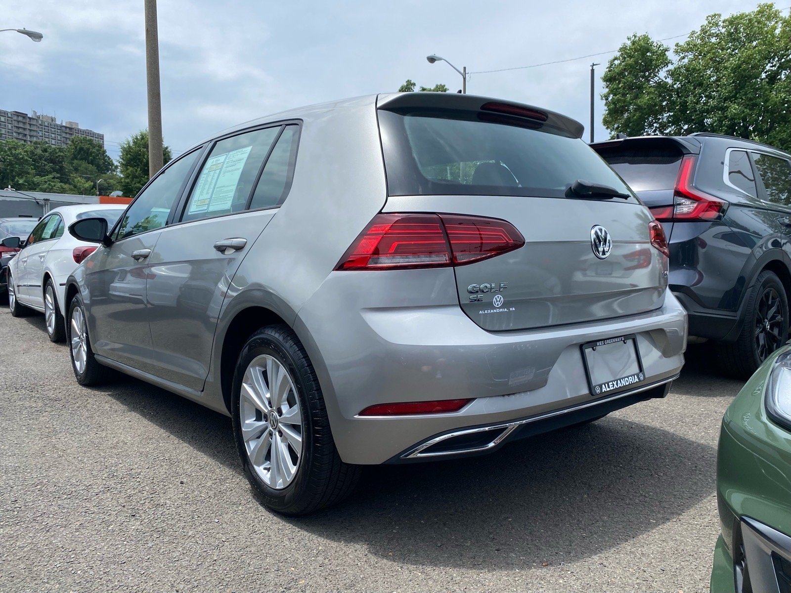 Used 2018 Silver Volkswagen TSI SE 4-Door image 2