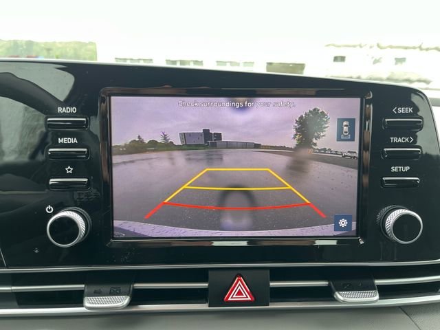 Used 2022 Fluid Metal Hyundai SEL image 23