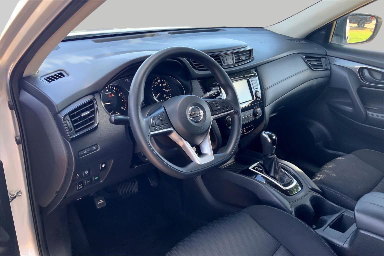 Used 2019 Brilliant Silver Metallic Nissan S image 18