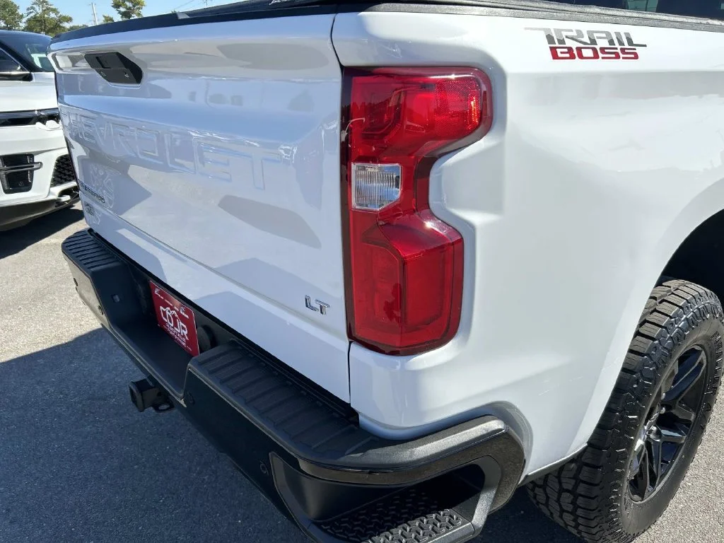Used 2020 White Chevrolet LT Trail Boss image 19
