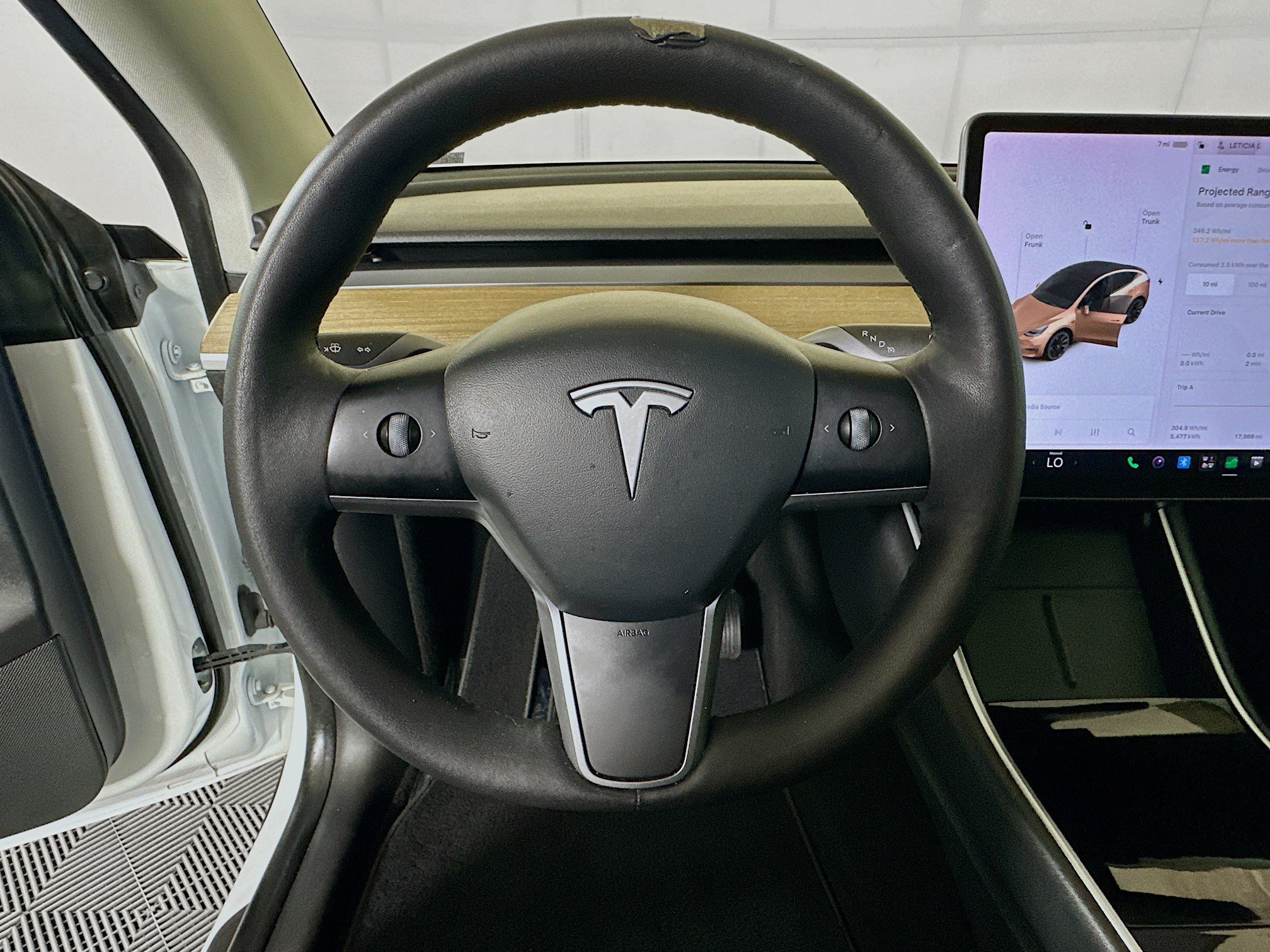 Used 2021 White Tesla Standard Range image 15