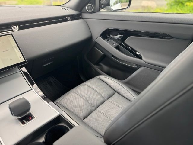 Used 2024 White Land Rover S image 12