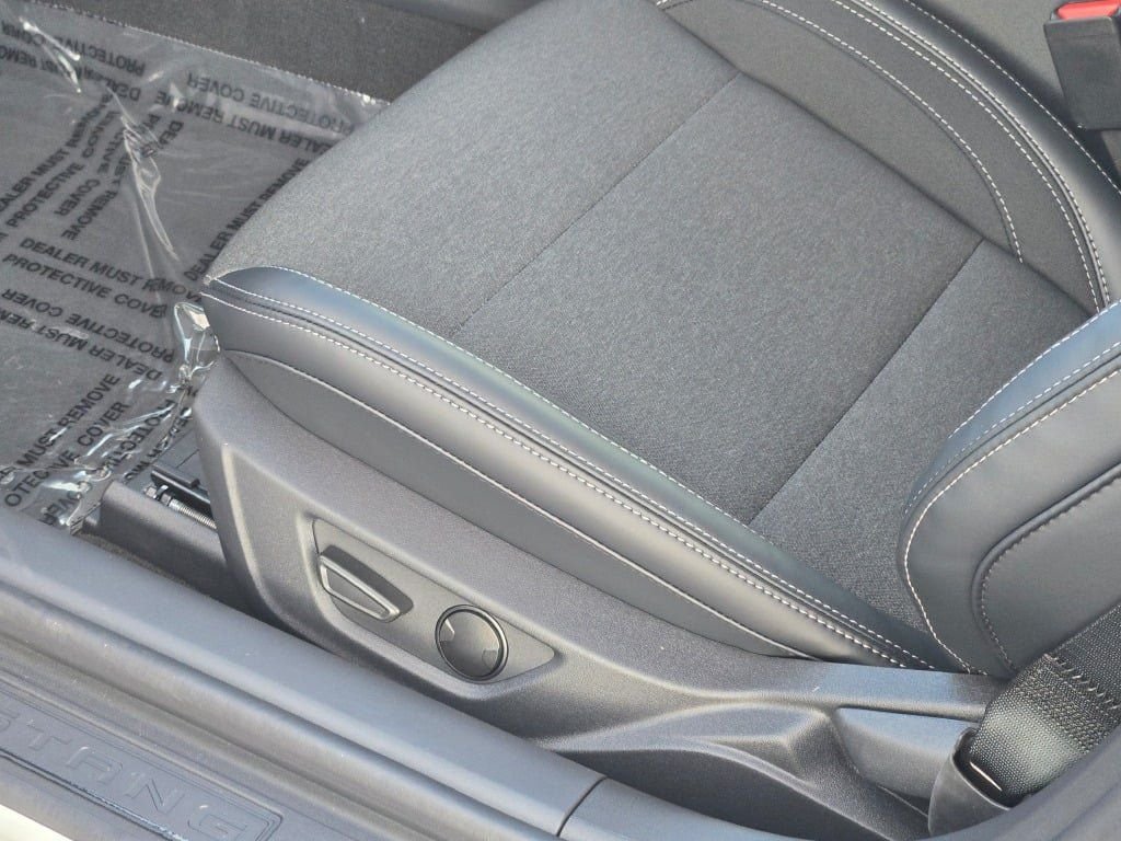 2026 Ford Mustang EcoBoost Fastback - Photo 17
