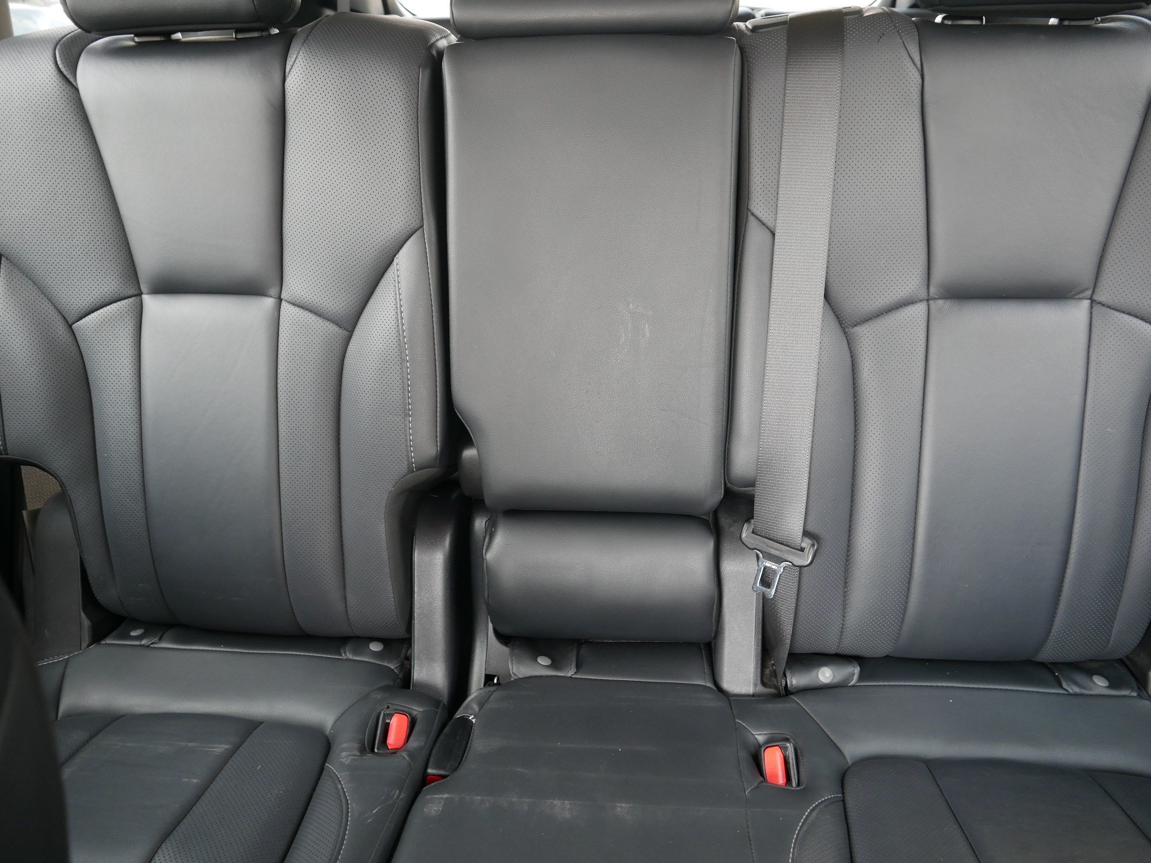 Used 2022 Magnetite Gray Metallic Subaru Limited image 13