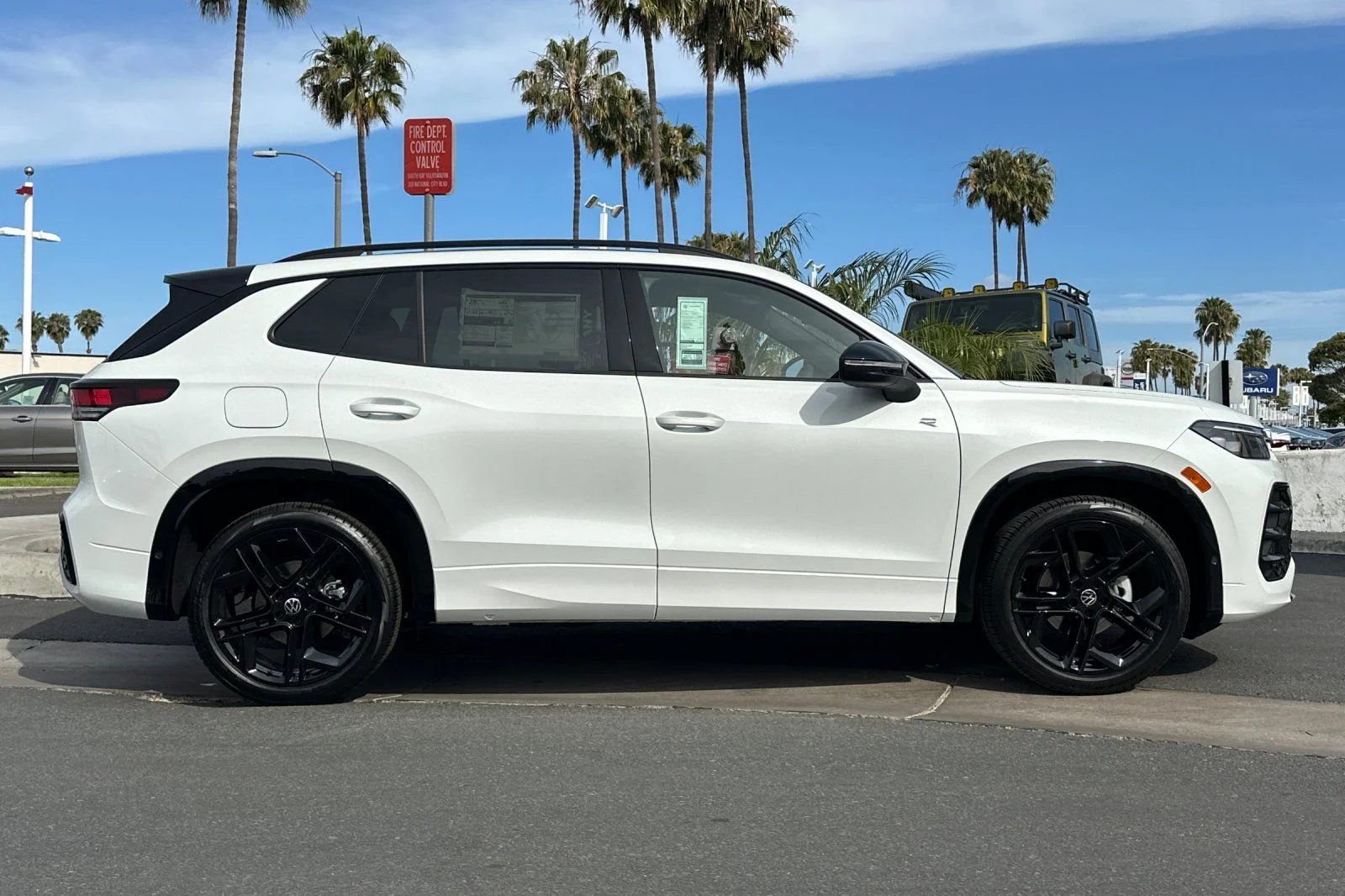 New 2026  Volkswagen 2.0T SE R-Line Black image 4