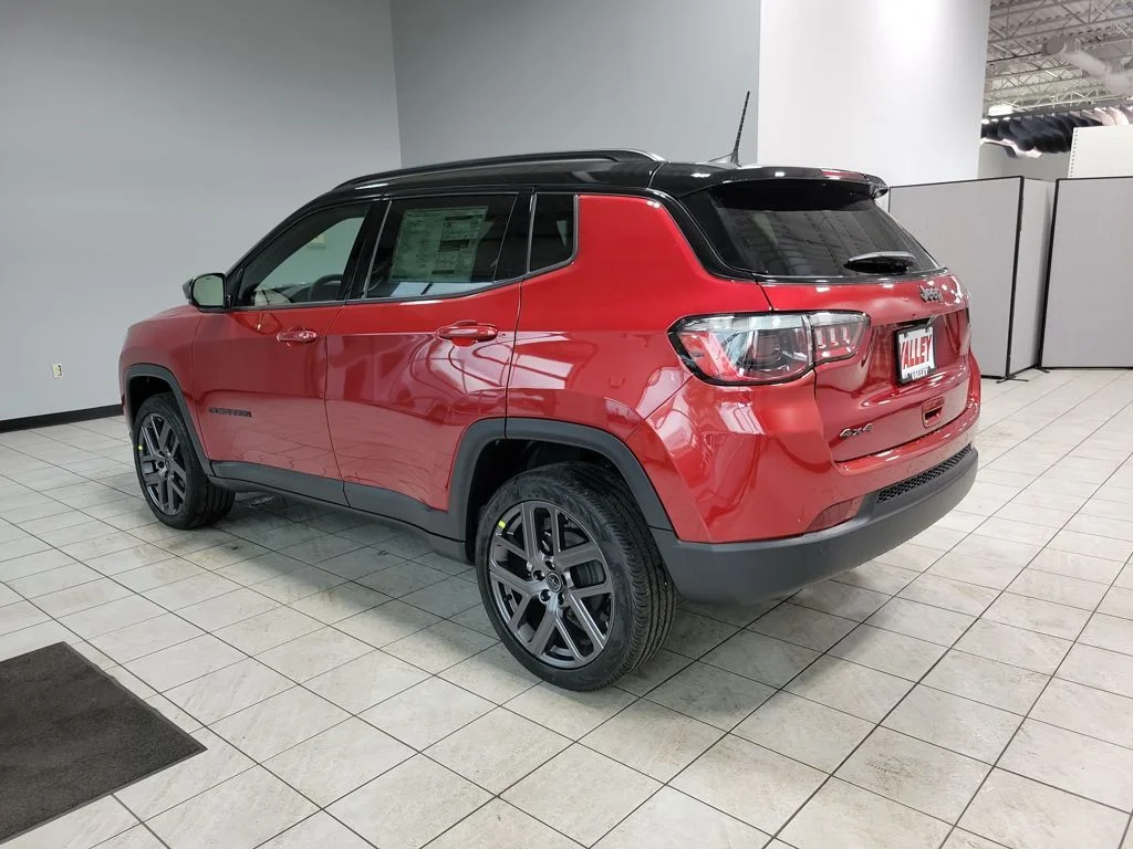 New 2026 Red Hot Pearlcoat Jeep Limited image 5