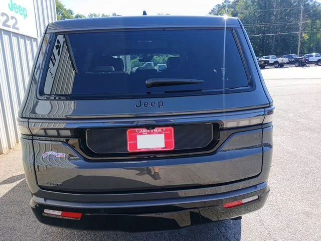 New 2026 Baltic-Gray Metallic Clear-Coat Exterior Paint Jeep Limited Altitude image 4