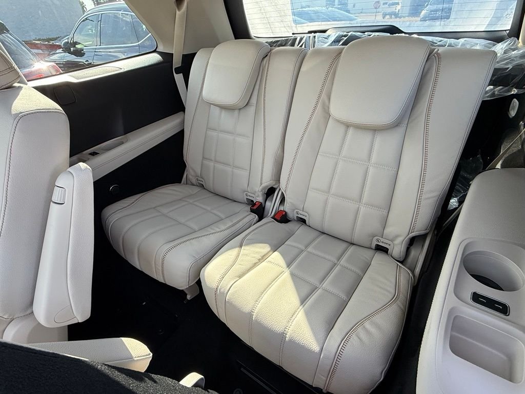 New 2027 Polar White Mercedes-Benz GLS 450 image 10