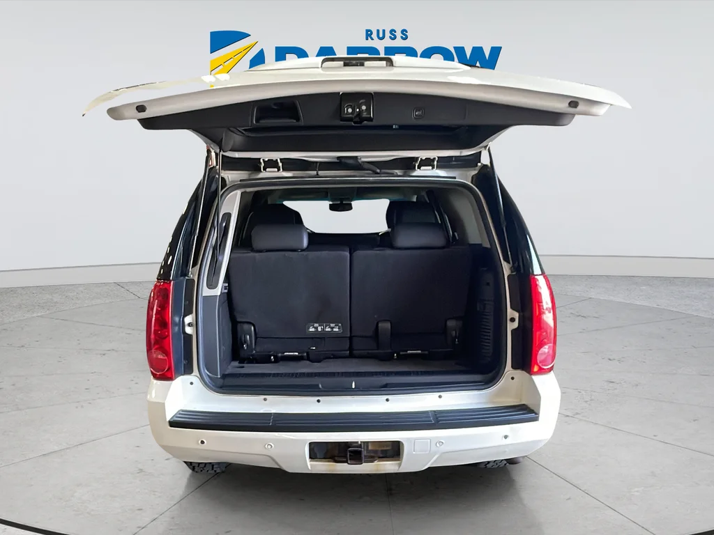Used 2011 White GMC SLT image 31