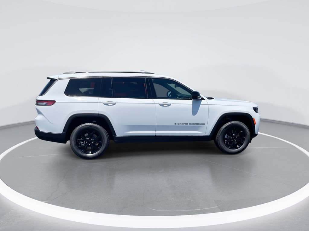 New 2026 Bright White Clear-Coat Exterior Paint Jeep Laredo image 9