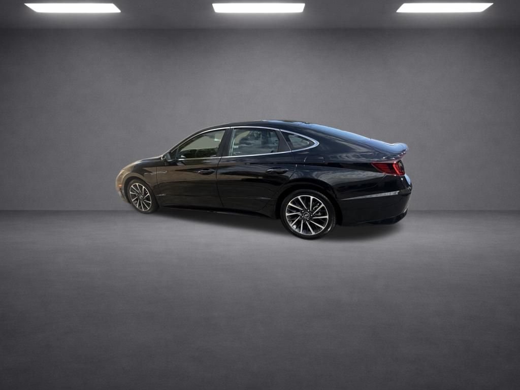 Used 2020 Black Hyundai Limited image 7
