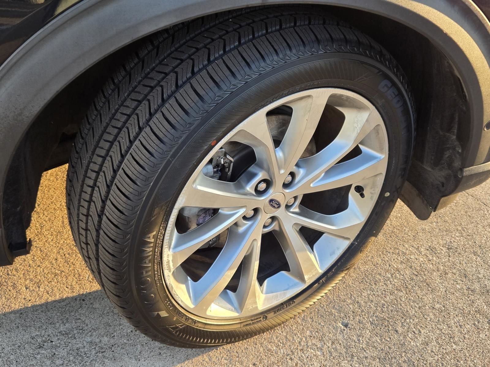 2021 Ford Explorer Platinum - Photo 6