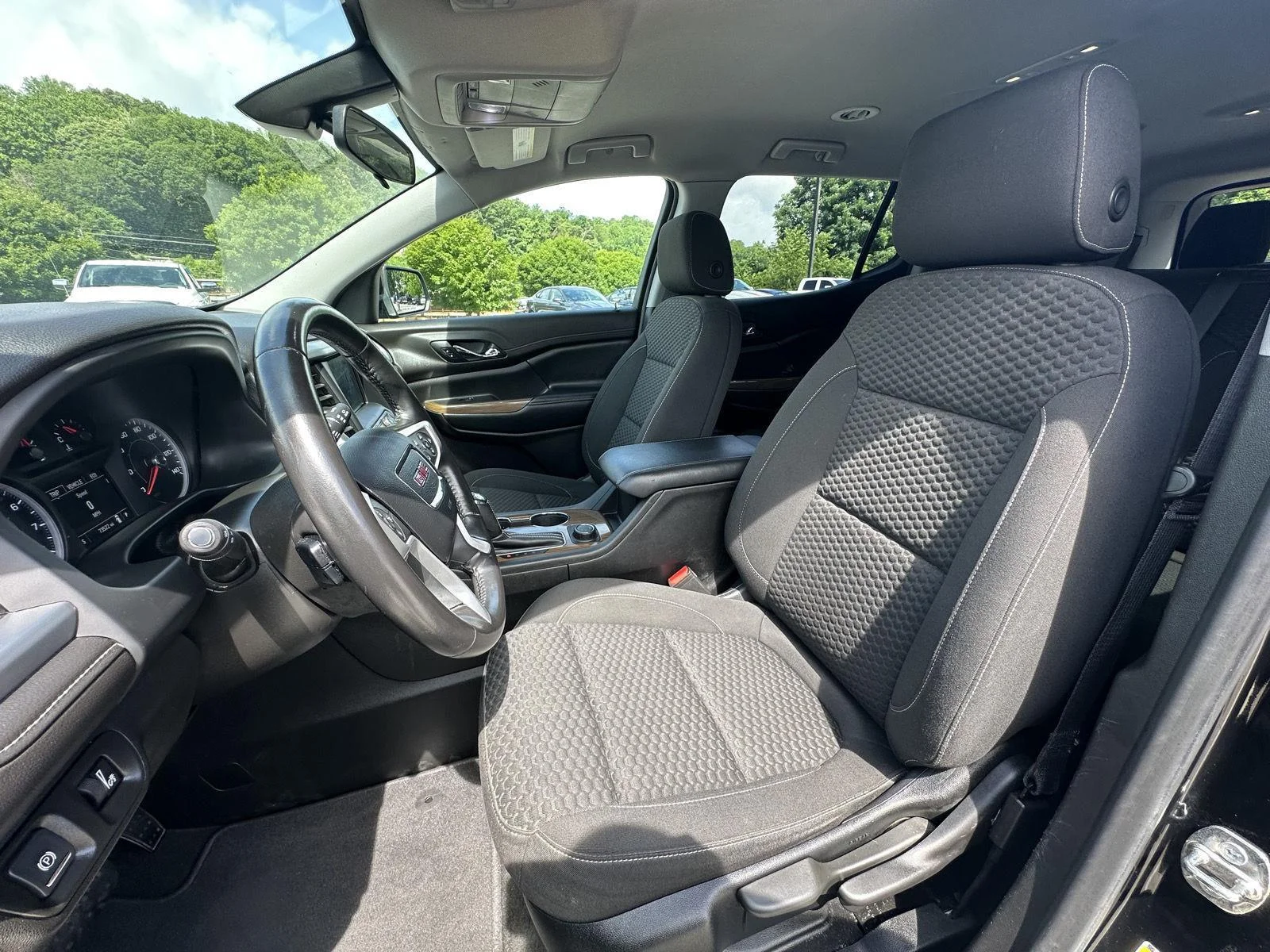 Used 2019 Ebony Twilight Metallic GMC SLE image 9
