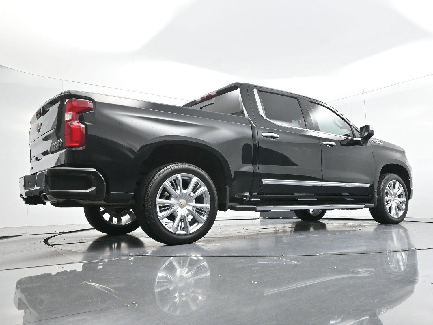 Used 2025 Black Chevrolet High Country image 48