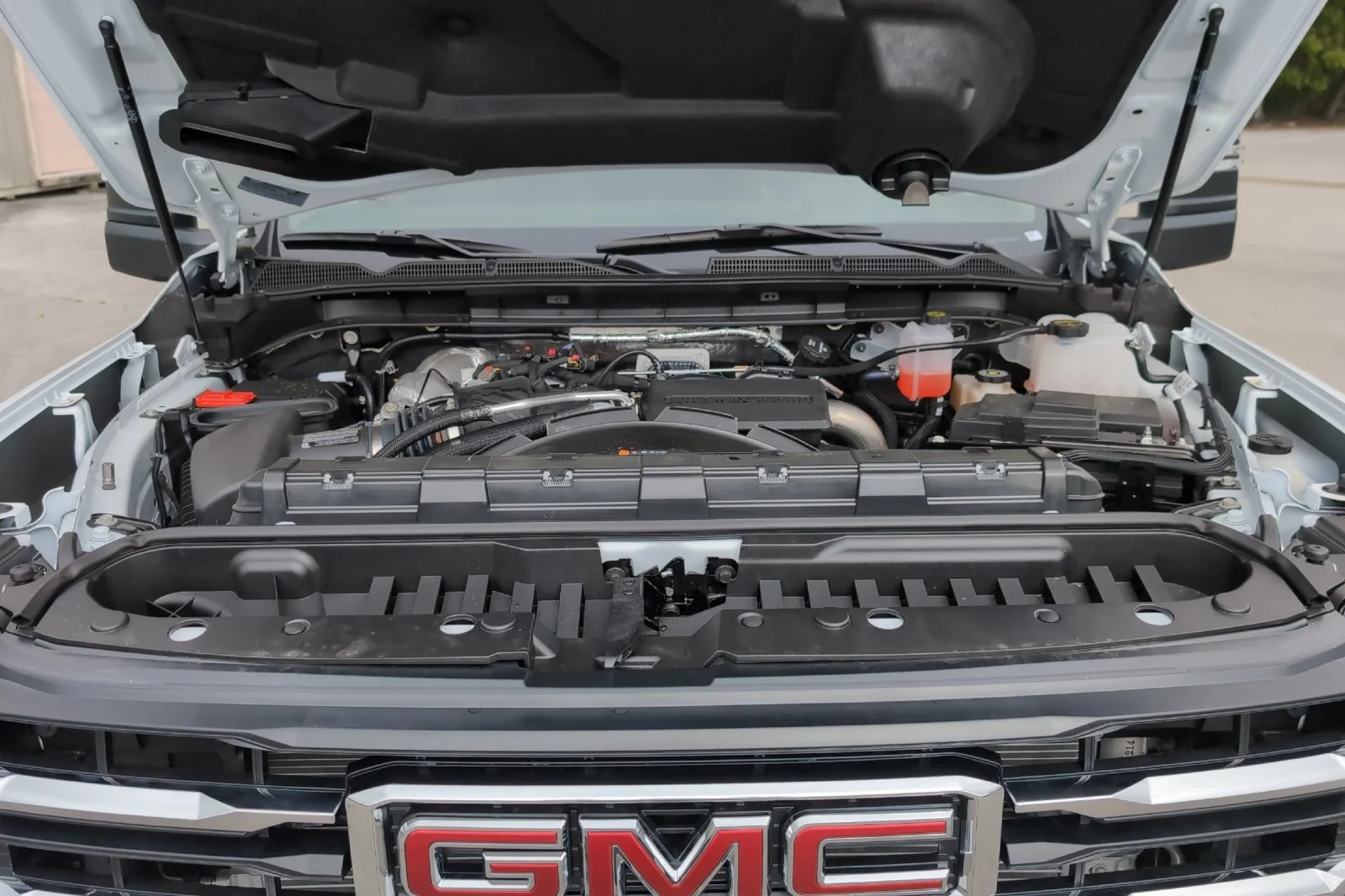 New 2026 Summit White GMC SLT DRW image 28
