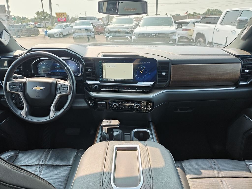 Used 2022 Black Chevrolet High Country image 17